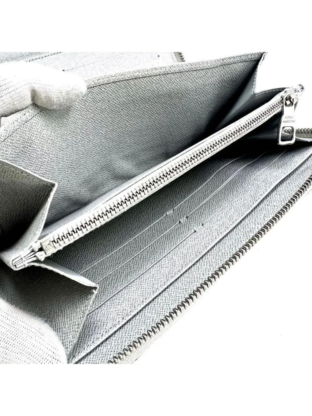 Louis Vuitton Logo Story Zippy Organizer Wallet